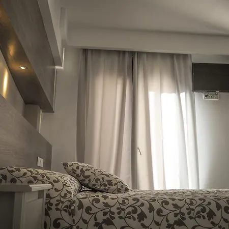 グラン プラザ ホテル 2*